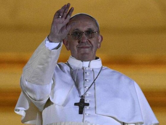 El nuevo Papa Francisco I, hoy, en el balc&oacute;n de la Capilla Sixtina. Foto: Clar&iacute;n.