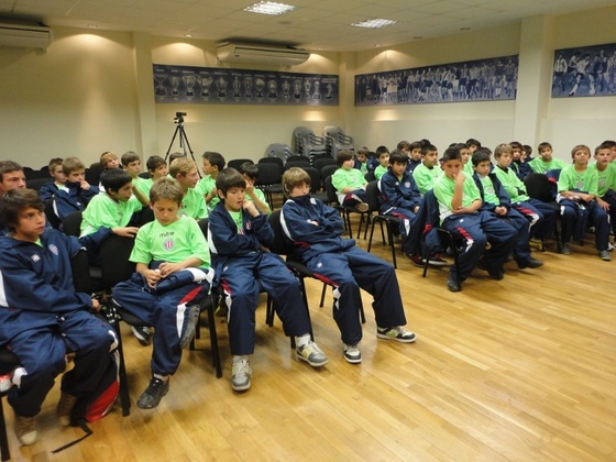 Los chicos en una de las últimas reuniones realizadas en la Asociación Rosarina de Fútbol.