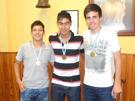 Los tres chicos de Rosario Central se unieron para la foto. Pignani, Zanotti y Ojeda.