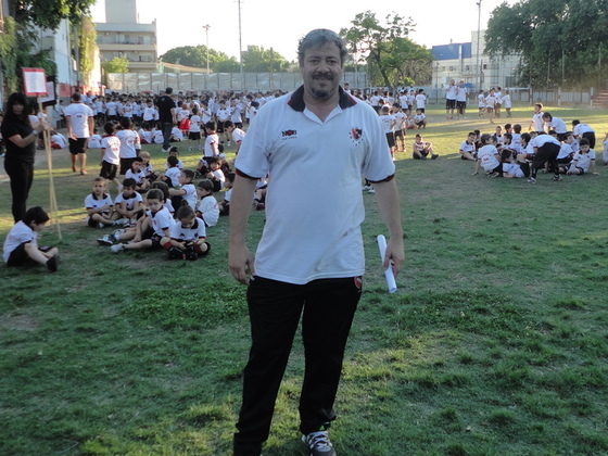"La Chancha" Ariel Cozzoni, el encargado del manejo de todo el fútbol infantil de Newell's.