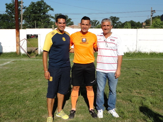 Damián, Gerardo y Ricardo. La familia Sciretta representada en ambos clubes y en la terna.
