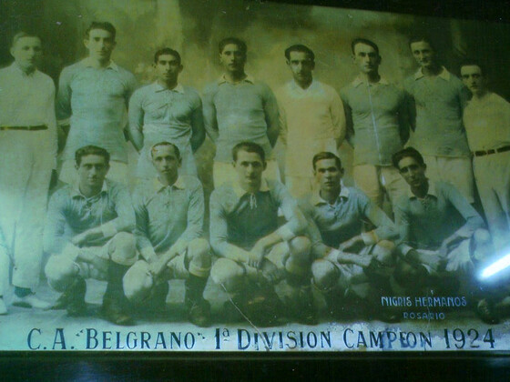 El cuadro de Belgrano campe&oacute;n 1924, &uacute;nico t&iacute;tulo suyo en la Copa Vila, a&uacute;n perdura.
