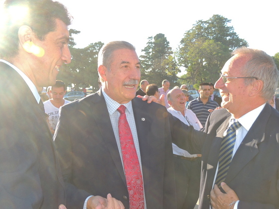 árbitro Sergio Pezzota, Mario Giammaría y el presidente de Central, Raul Broglia.
