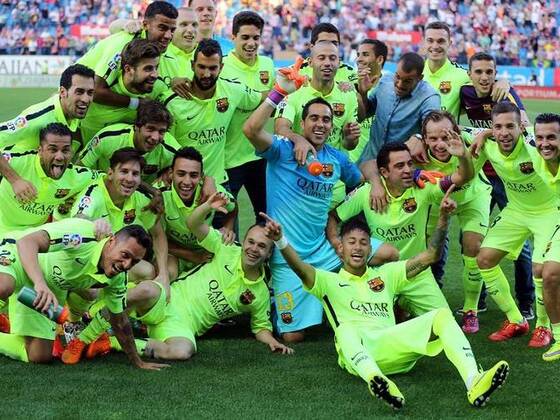 En pleno Vicente Calderón, Barsa recuperó La Liga. Mascherano y Messi entre los campeones.