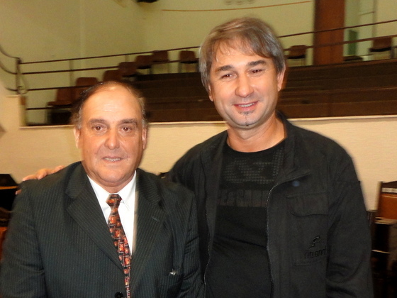 Giovagnoli (derecha) junto a Salvador Ragusa, en la reciente distinción a Renato Cesarini.