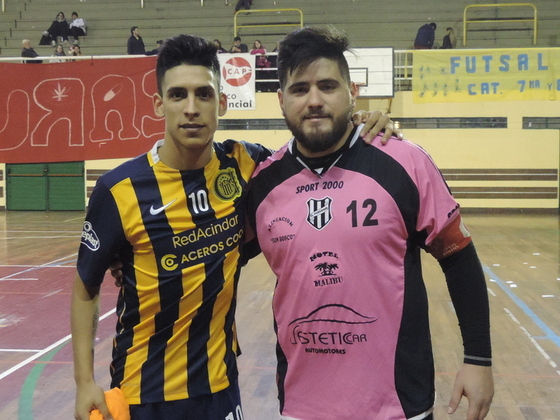 Eduardo Villalba de Central y Camilo Garay de El Porvenir, dos buenas figuras del Torneo.