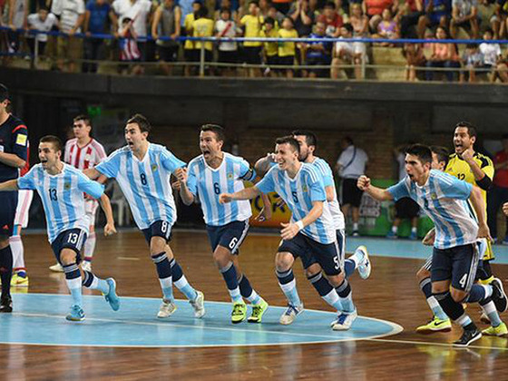El momento justo en el que Argentina obtenía una de las tres plazas para el Mundial. Fue en febrero, victoria por penales ante Paraguay, luego de empatar 3 a 3.
