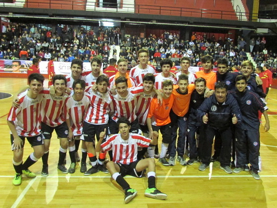 La Selección Sub16 de Rosario venció 4 a 1 a su similar de Mar del Plata en el preliminar.
