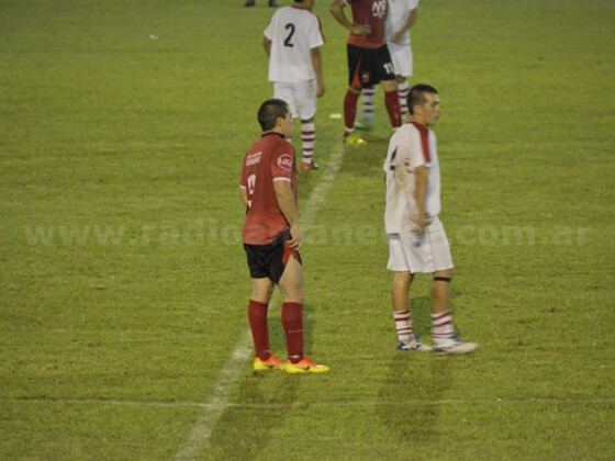 Romang y Hurac&aacute;n de Villa Ocampo jugaron el s&aacute;bado a la noche y terminaron 2 a 2. Foto: www.radioamanecer.com.ar.