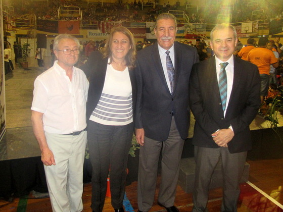 Mónica Fein y Mario Giammaria al centro, junto a Mario D'ascanio, Vice de la ARF, y Gustavo Asegurado, Presidente del Banco Municipal.
