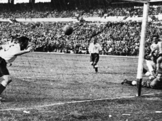 El gol de Grillo a los ingleses, recordado como "el gol imposible", propició este homenaje.