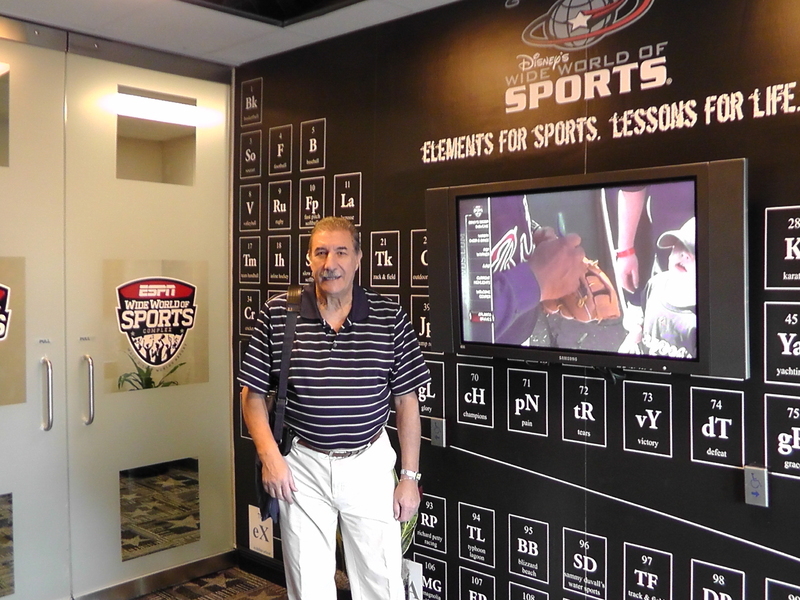 Presidente de la ARF, Mario Giammaría, en las oficinas centrales de Disney Sports, EEUU