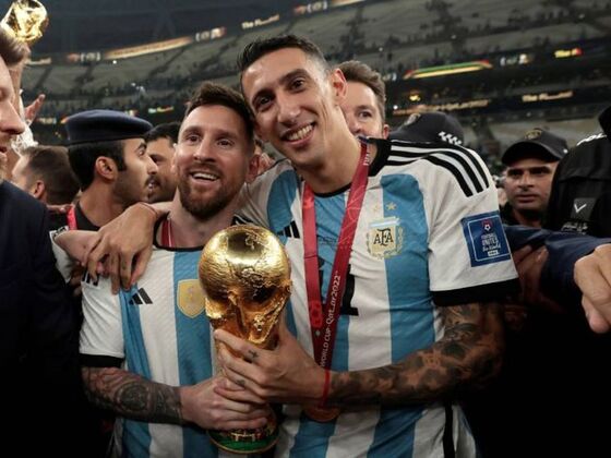 Del baby de la ARF para el mundo. Messi y Di Mar&iacute;a lograron quedarse con la Copa Mundial.