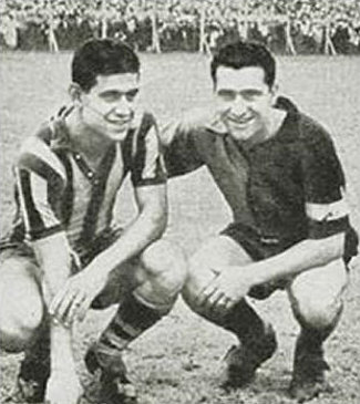 Oscar Massei, hábil forward auriazul y Ricardo Ramacciotti, centre-half de Ñuls.