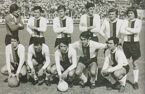 Newell's en 1970. Fenoy, Zeballos, Musante, Terzaghi, Berta, Bezerra. Abajo: Cavoli, Montes, Obberti, Martínez y Kairvz.