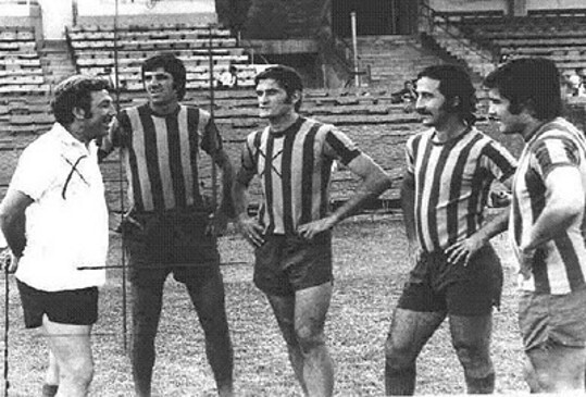 El DT en aquel primer título de Central fue Ángel A. Labruna. Aquí con Landucci, Pascuttini, Poy y Gramajo.
