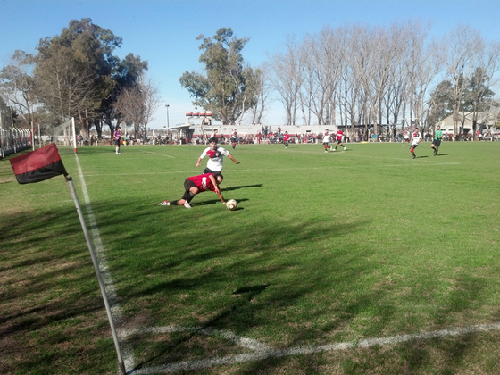 Newell's recuper&oacute; la punta en un gran partido