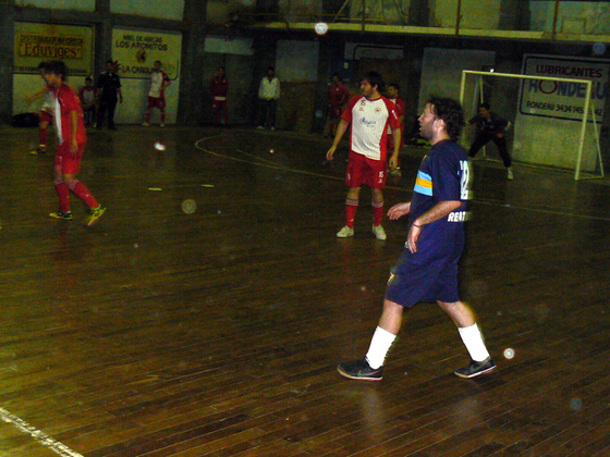 Con poco fútbol pero mucho empuje, Regatas sumo de a 3 ante Provincial