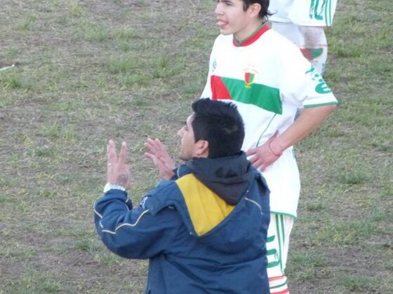El Beto continuará al frente del primer equipo rojiverde. Foto: Facebook Alberto Valiente.