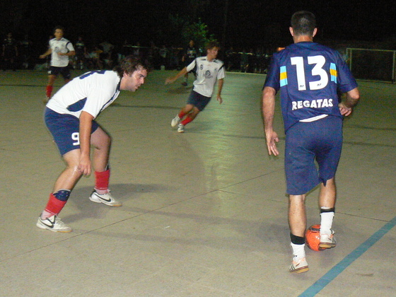 Regatas gan&oacute; y forz&oacute; a una final