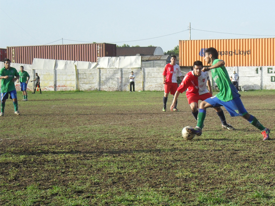 Morning con la pelota, pero sin poder vulnerar la defensa rival