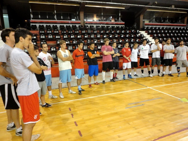 Tras la presentación formal del grupo, comenzaron el trabajo.  En 15 días saldrán a la cancha.