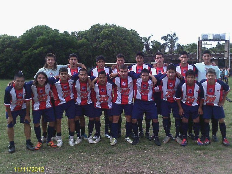 ¡Vamos los pibes! La gente de Griffa se la juega con los juveniles de la cantera.