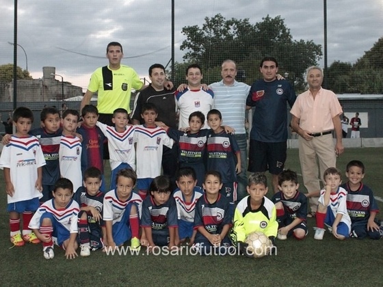 Equipos de Central Córdoba y Academia Deportiva que disputaron la final de la Cat. 2006
