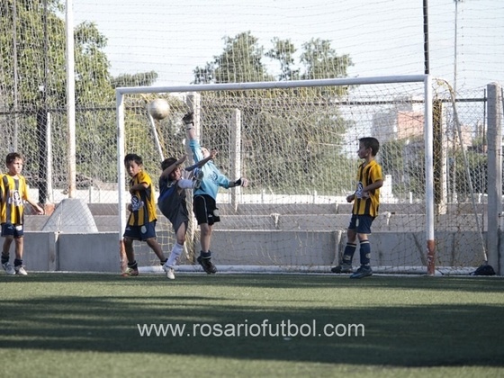 El equipo de Tiro se impuso 2-1 sobre Rosario Central