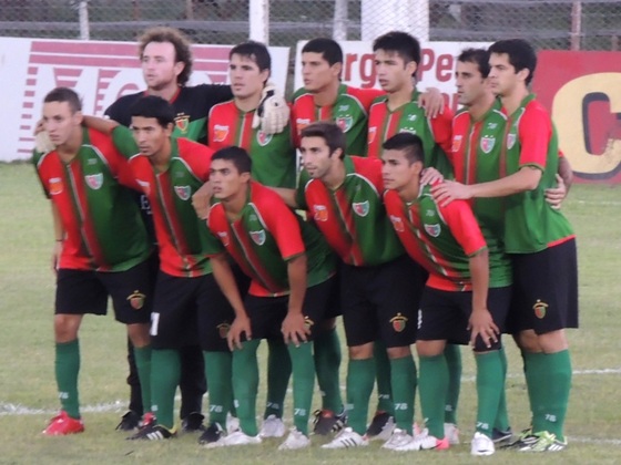 La formaci&oacute;n que se trajo un empate y la clasificaci&oacute;n desde San Justo. Foto: Bruno Cerino.