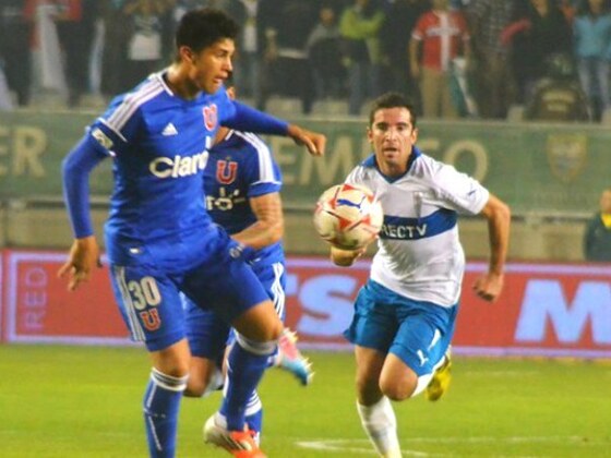 La lengua afuera, en una típica pose de crack. Nacho fue clave en 2 duelos importantísimos.