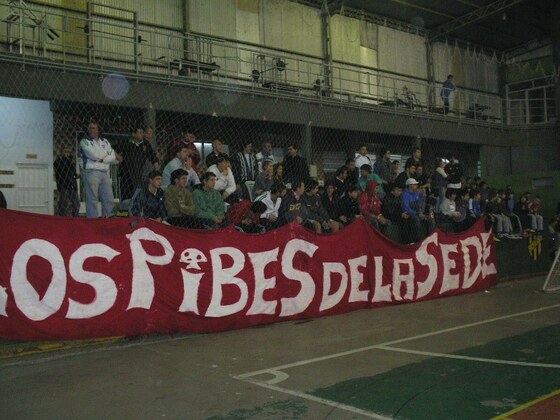 "Los pibes de la Sede" dijeron presente para alentar al CAP. Ahora irán por el Clausura.