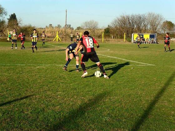 El cl&aacute;sico en Cosecha qued&oacute; en manos de Central. Fue un apretado 1 a 0. Foto: Erica Pizzuto.