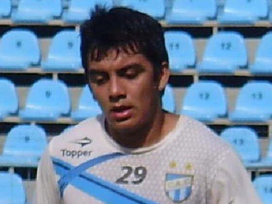 Salvatierra jugó en la primera de At. Tucumán. Hoy es refuerzo rojiverde para el Argentino B.