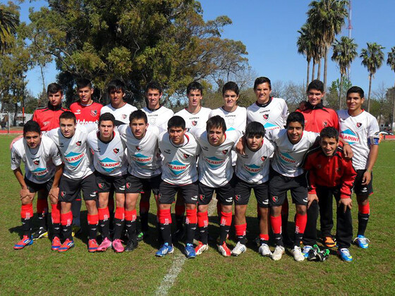 La 7ma fue campeona el domingo a la mañana (venció por la mínima a Sarmiento). Aquí hay varios chicos que fueron campeones Sub16 con el Seleccionado de Rosarina. Foto: E. Pizzuto.