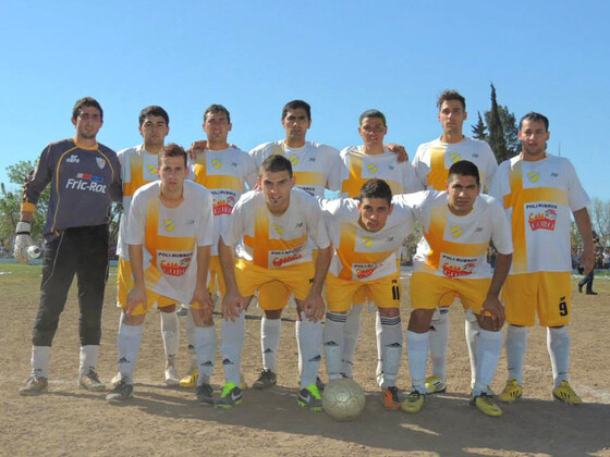 El once que sali&oacute; a la cancha el &uacute;ltimo partido. La foto que ir&aacute; al Sal&oacute;n de la Fama del club.