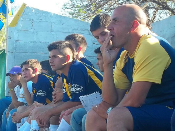 Iván Potepan, el primero desde la derecha, fue claro en sus conceptos para con el plantel.