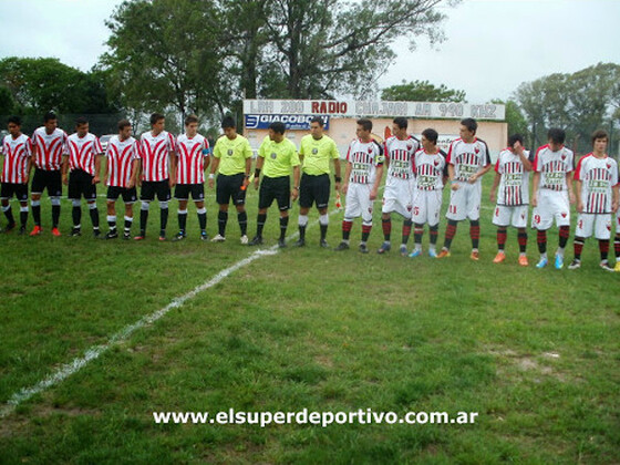 En una cancha dif&iacute;cil, y pese a un arbitraje algo localista, el Sub17 de Rosario logr&oacute; clasificar.