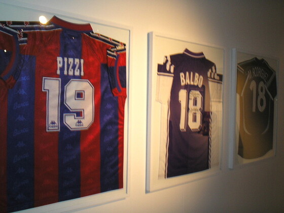 Pizzi en el Barça, Balbo en la Fiore, y Maxi Rodríguez en la Selección. Tres camisetas con peso.