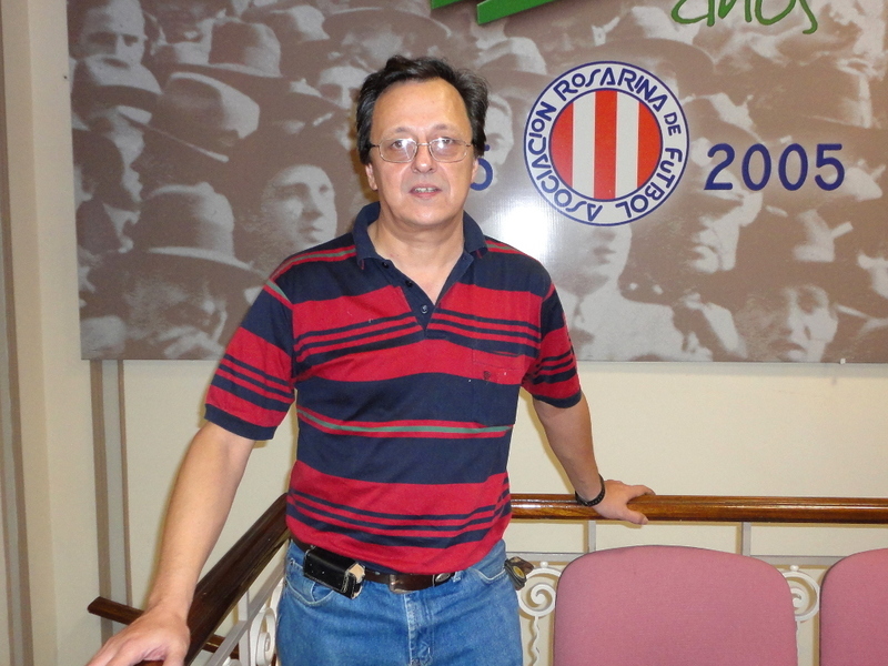 Como en su propia casa. Nestor Verna ya es un viejo conocedor de la Asociación Rosarina.
