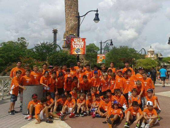 Recorriendo la "Isla de la Aventura", los chicos se divirtieron a más no poder.