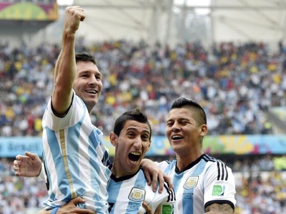 Los rosarinos, Messi y Di María, son grandes amigos y fueron figuras en el triunfo de hoy.