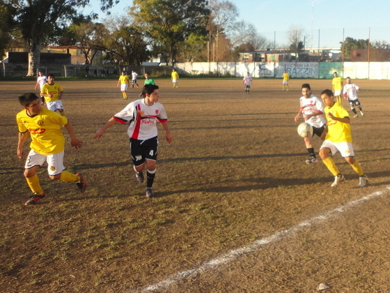 Baini armando juego. El pibe tiene 18 años y emigraría a Newell's antes de fin de año.