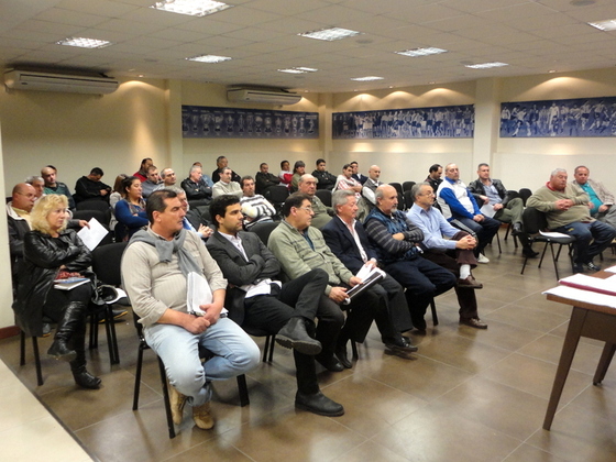 Los numerosos delegados presentes, compartieron un sentido minuto de silencio.