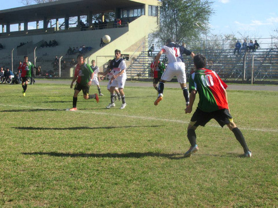 Mitre ganó (en cancha) sólo 4 partidos. Todos antes de la fecha 8. Uno solo fue de visitante.
