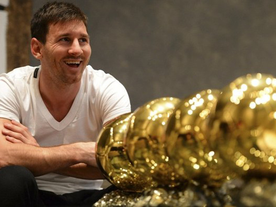 El rosarino y sus cuatro Balones de Oro. Será muy difícil que alguien lo supere.