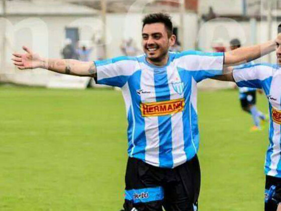El Pato Vega fue clave para el ascenso de Coronel Aguirre. Ahora repitió en Gualeguaychú.