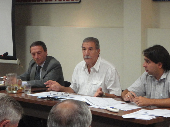 Mario Giammaría, como siempre, presidiendo de manera clara cada una de las reuniones.