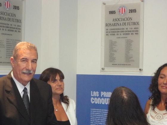 El Presidente de Rosarina, Mario Giammaría, junto a la Tesorera, Débora Edreira.