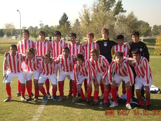 El plantel completo del Sub-15 de la ARF, con sus 16 integrantes, antes de la victoria ante USA.